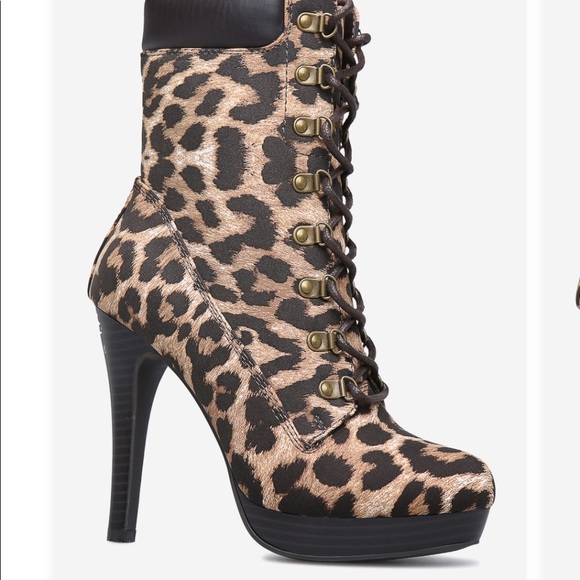 Brand new size 7 booties - Picture 2 of 7